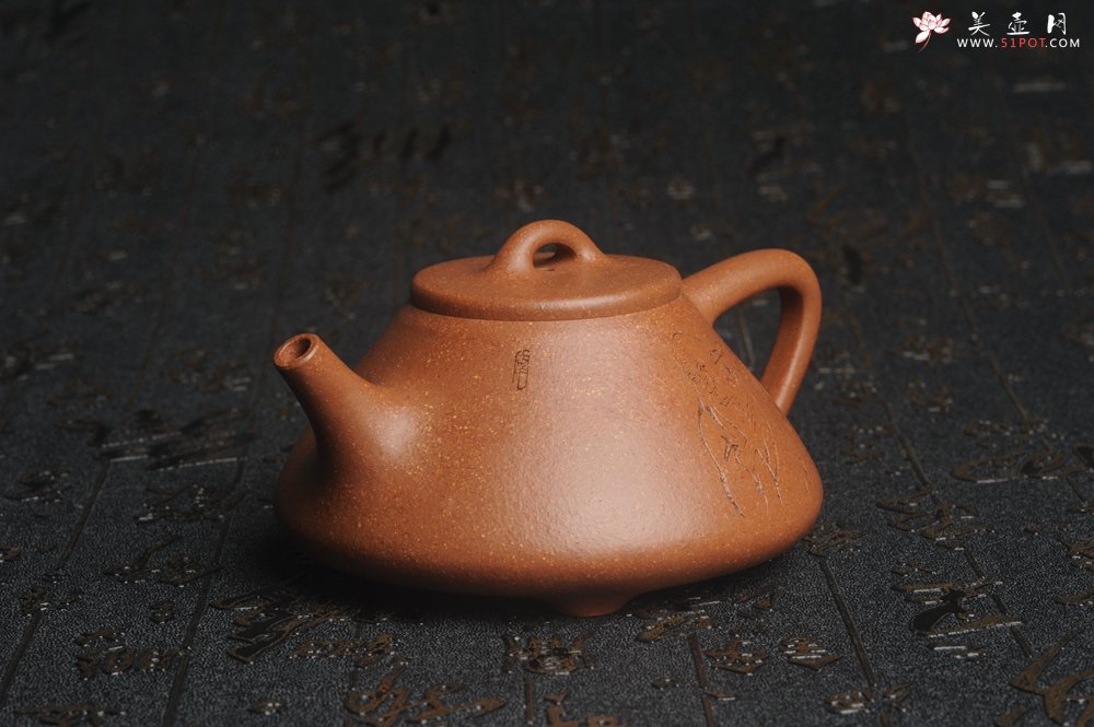 紫砂壶图片：油润五彩段泥 全手工薄胎精品子冶石瓢 难度大 骨肉匀挺 文气装饰高士采耳图 道法自然 - 美壶网