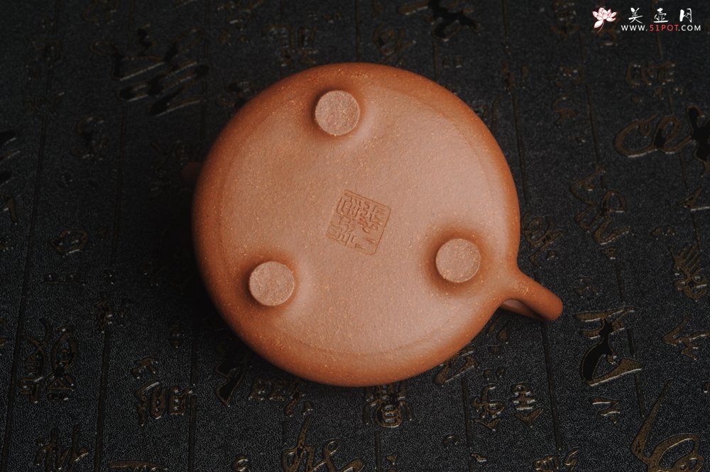 紫砂壶图片：油润五彩段泥 全手工薄胎精品子冶石瓢 难度大 骨肉匀挺 文气装饰高士采耳图 道法自然 - 美壶网