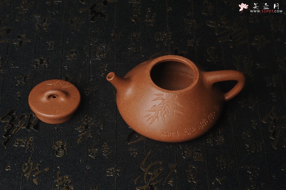 紫砂壶图片：润五彩段泥 全手工薄胎子冶石瓢 有君子风无俗人气 助工俞霞精心摹古刻绘雅竹 - 美壶网