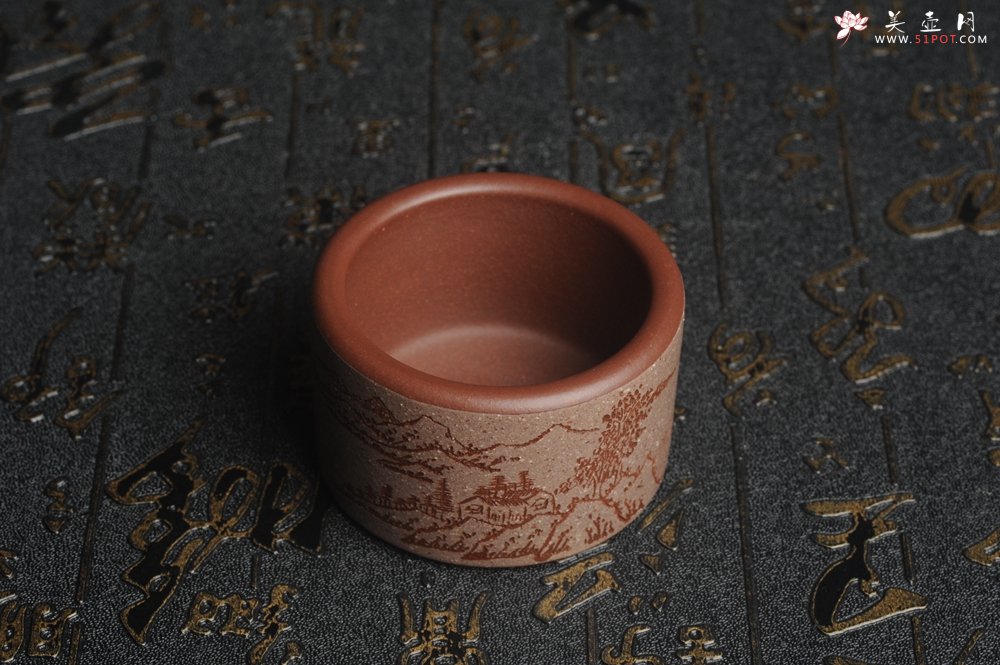 紫砂壶图片：美杯中秋特惠 雅致厚实 山居图 山水品茗杯 主人杯 - 美壶网