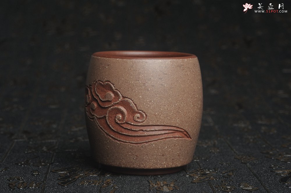 紫砂壶图片：美杯中秋特惠 精品好泥好工好刻雅致特厚实 祥云品茗杯 主人杯 自用送礼佳品 - 美壶网