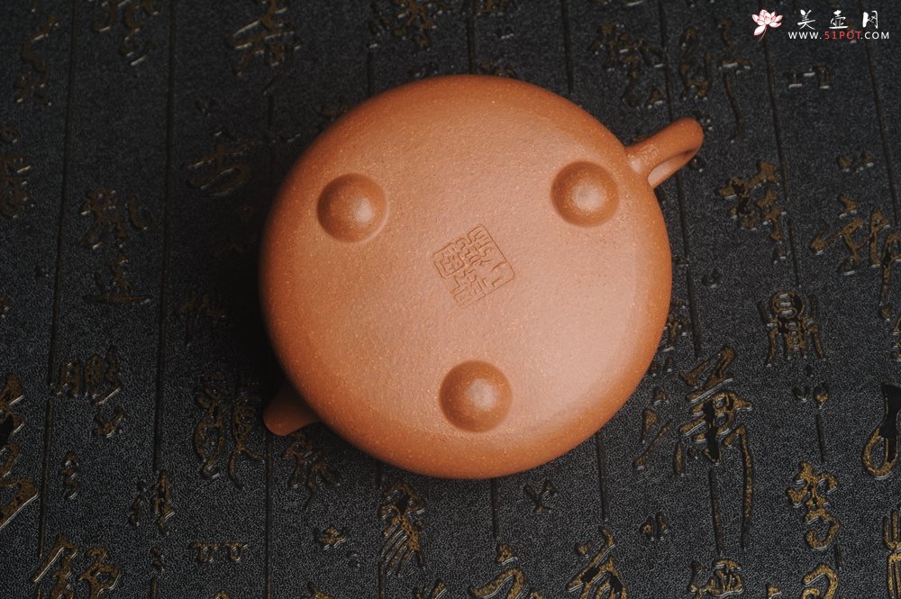 紫砂壶图片：潜力股周小培全手工演绎精品五彩段泥景舟石瓢 清茗堂助工文气装饰君子不老松 延年益寿 - 美壶网