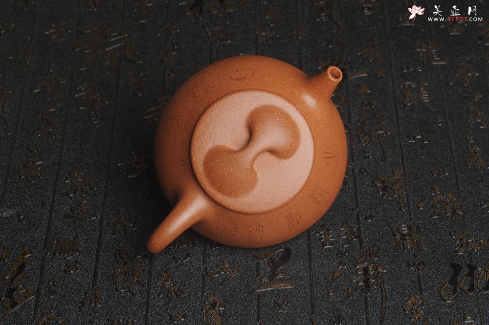 紫砂壶图片：潜力股周小培全手工演绎精品五彩段泥景舟石瓢 清茗堂助工文气装饰菖蒲佛手清供图 心清香妙 - 美壶网