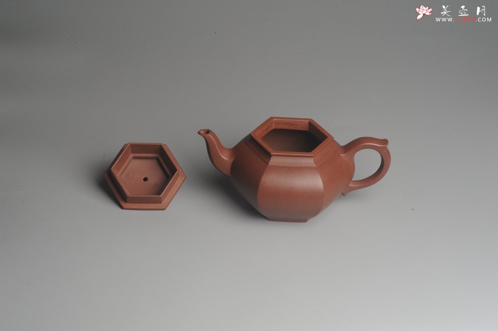 紫砂壶图片：实力派张海艳全手工六方笑樱壶 做工灰常精致 气韵流畅 - 美壶网