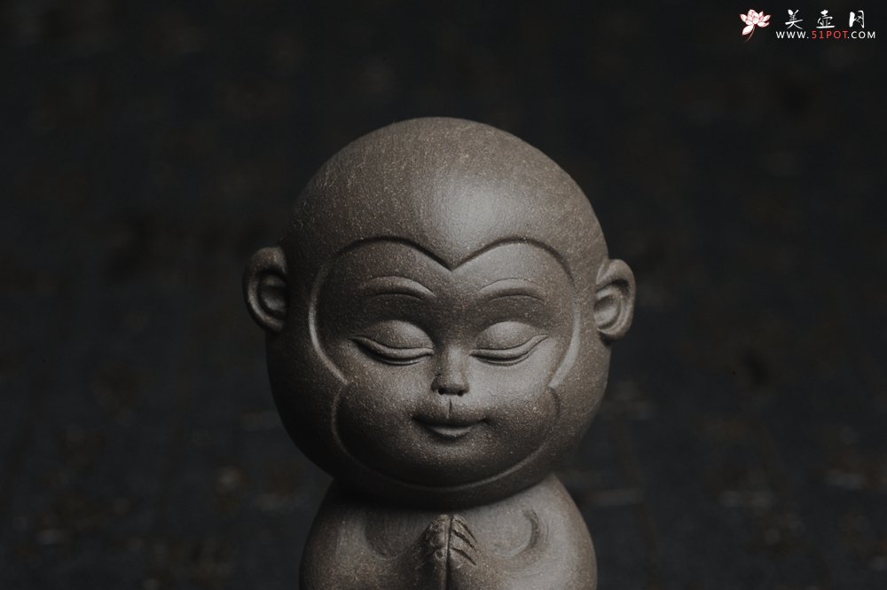 紫砂壶图片：美宠特惠 精工老青灰泥悟空茶宠摆件高9.3cm - 美壶网