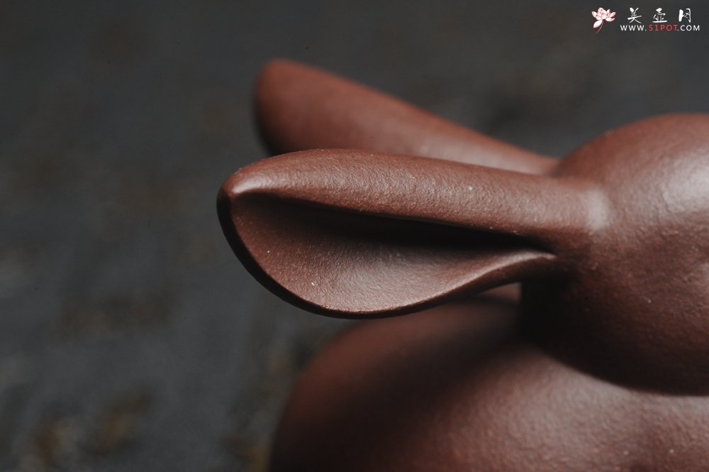 紫砂壶图片：美宠特惠 精工美兔茶宠摆件 灰常可爱 长6cm高4.5cm - 美壶网