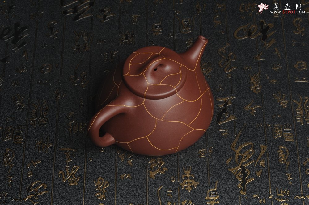 紫砂壶图片：美壶特惠 优质紫泥精工冰纹石瓢壶 特实用 出水如柱 养后油润 - 美壶网
