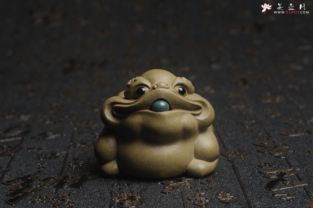 紫砂壶图片：美宠特惠 精工好料老青段招宝蟾茶宠 茶盘尤物长6cm宽5.7cm高4.6cm - 美壶网