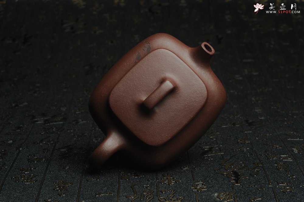 紫砂壶图片：美壶特惠 精工好料底曹青枯枝鸟小四方 灰常雅致 - 美壶网