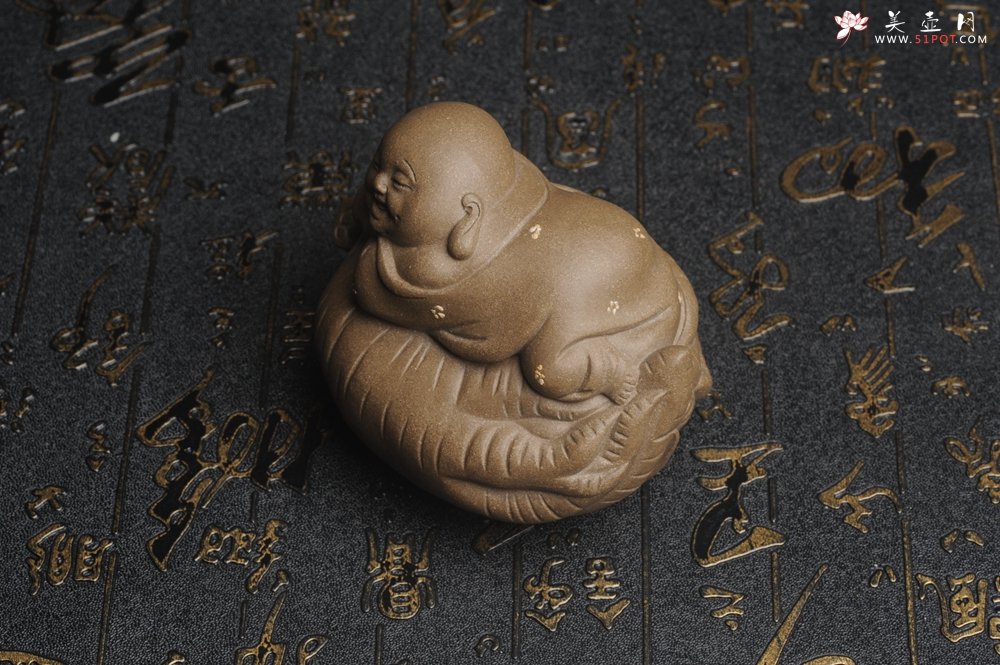 紫砂壶图片：美宠特惠 精工老青段如意人生茶宠摆件 神态细腻 长9cm宽7cm高7cm - 美壶网