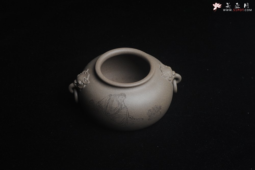 紫砂壶图片：精品特惠 老青段精品瑞兽双耳罐 茶仓 茶叶罐 水洗 烟灰缸 多用 子陶刻抚琴图 琴韵书声 - 美壶网