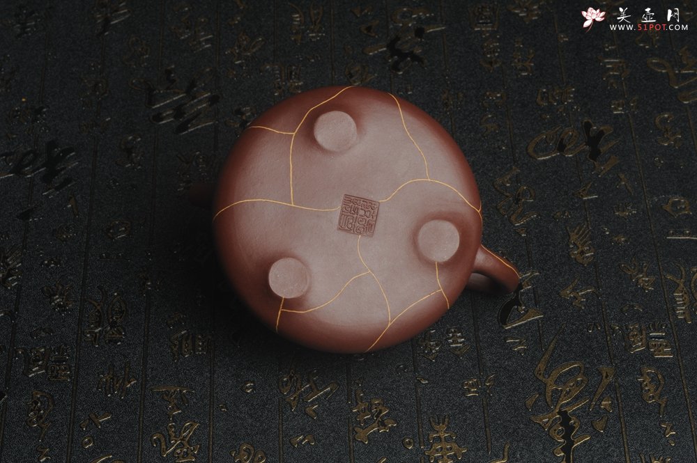 紫砂壶图片：美壶特惠 优质紫泥精工冰纹石瓢壶 特实用 出水如柱 养后油润 - 美壶网