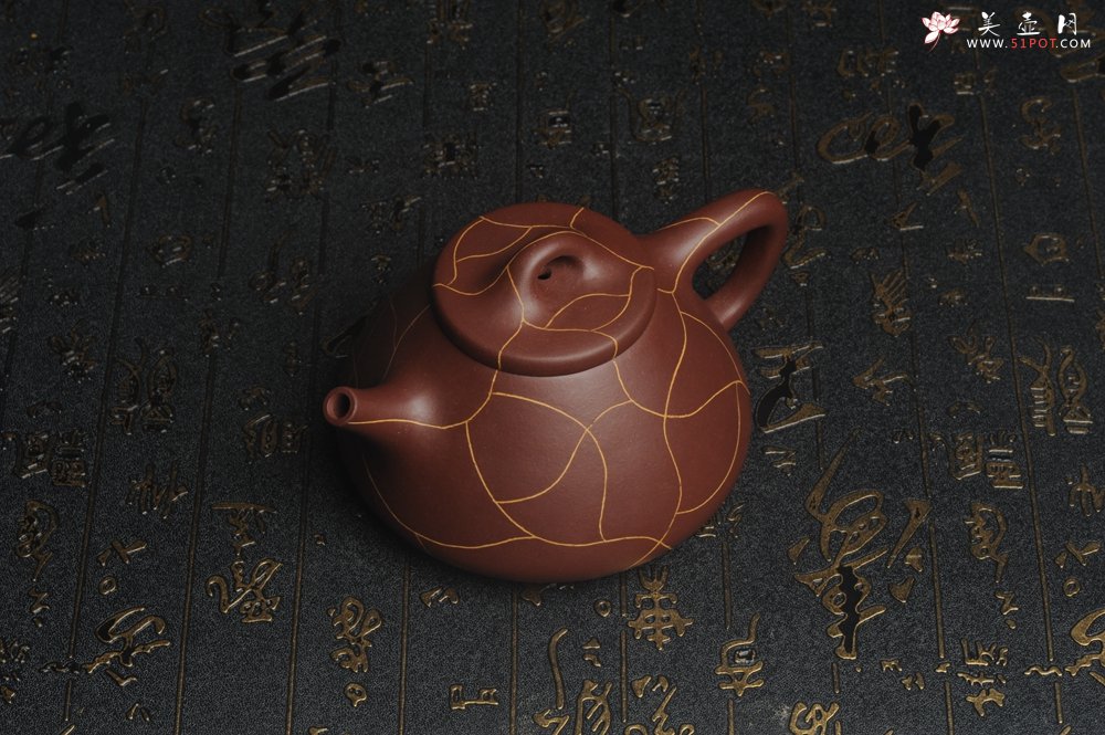 紫砂壶图片：美壶特惠 优质紫泥精工冰纹石瓢壶 特实用 出水如柱 养后油润 - 美壶网
