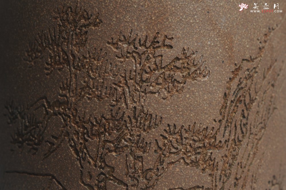 紫砂壶图片：美壶特惠 优质老段文人集狮壶 通景山水 灰常雅致 - 美壶网