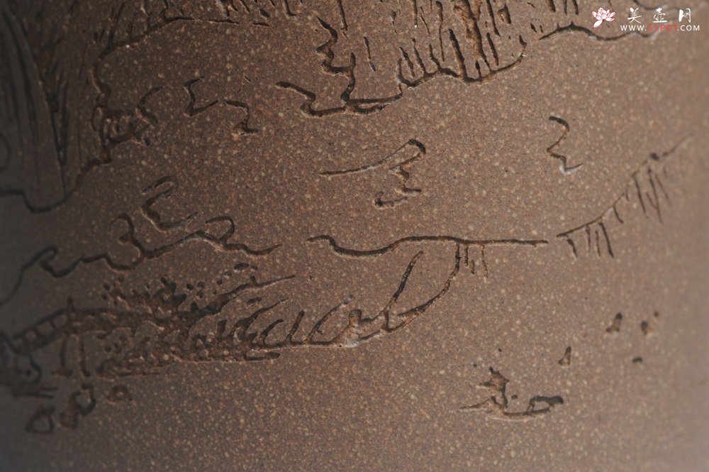 紫砂壶图片：美壶特惠 优质老段文人集狮壶 通景山水 灰常雅致 - 美壶网