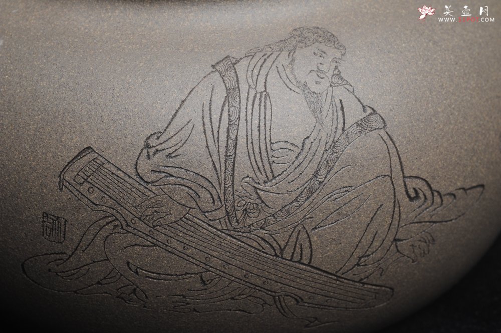 紫砂壶图片：精品特惠 老青段精品瑞兽双耳罐 茶仓 茶叶罐 水洗 烟灰缸 多用 子陶刻抚琴图 琴韵书声 - 美壶网