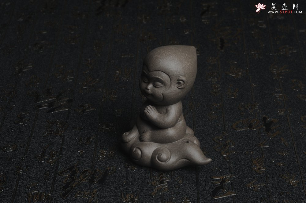 紫砂壶图片：美宠特惠 精工老青灰泥悟空茶宠摆件高9.3cm - 美壶网
