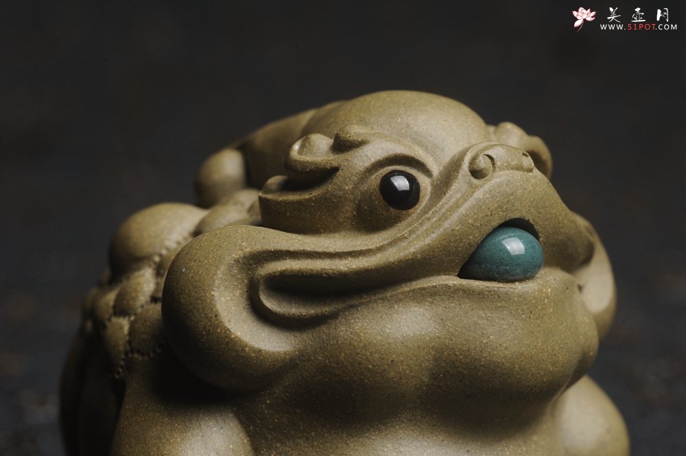 紫砂壶图片：美宠特惠 精工好料老青段招宝蟾茶宠 茶盘尤物长6cm宽5.7cm高4.6cm - 美壶网