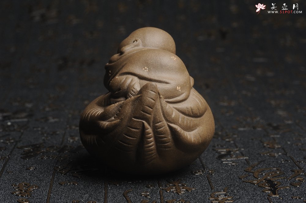 紫砂壶图片：美宠特惠 精工老青段如意人生茶宠摆件 神态细腻 长9cm宽7cm高7cm - 美壶网