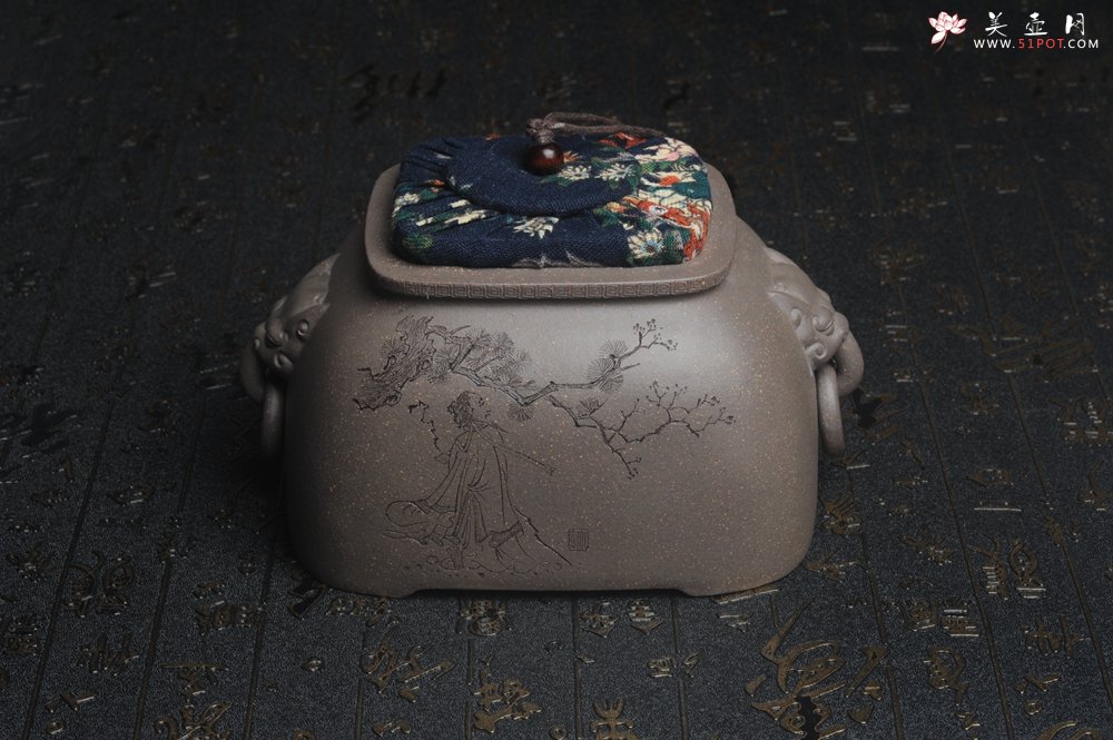 紫砂壶图片：精品特惠 助工老青段精品瑞兽双耳罐 茶仓 茶叶罐 水洗 烟灰缸 松下高士图 - 美壶网