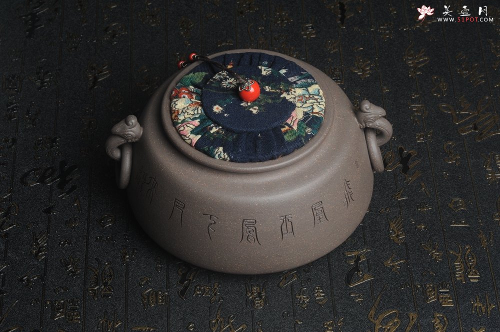 紫砂壶图片：精品特惠 助工老青段精品瑞兽双耳罐 茶仓 茶叶罐 水洗 烟灰缸 神鸟图 - 美壶网