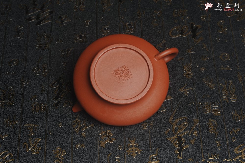 紫砂壶图片：特好小煤窑朱泥精工全手小虚扁 功夫茶具 - 美壶网