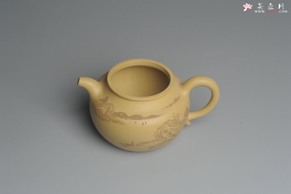 紫砂壶图片：美壶特惠 灰常好的本山段黄金段精工山水莲子壶 端庄秀雅 - 美壶网