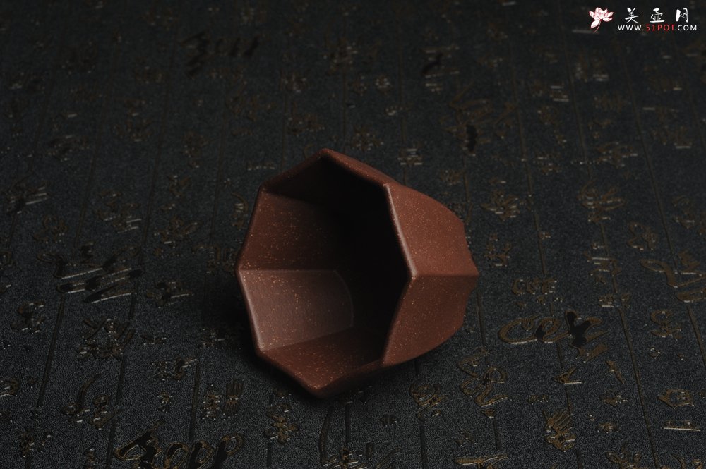 紫砂壶图片：美杯特惠 超精工厚实紫玉金砂八方杯 - 美壶网