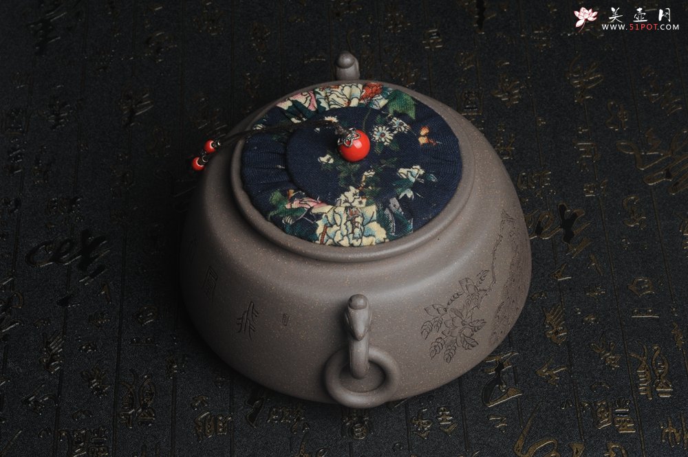 紫砂壶图片：精品特惠 助工老青段精品瑞兽双耳罐 茶仓 茶叶罐 水洗 烟灰缸 神鸟图 - 美壶网