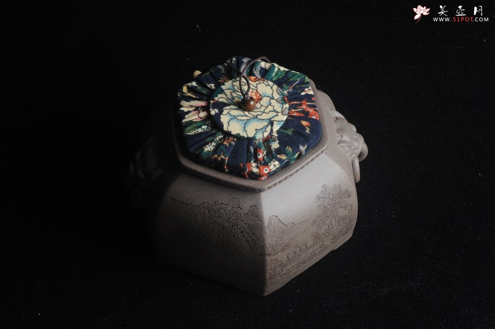 紫砂壶图片：精品特惠 助工老青段精品山水六方瑞兽双耳罐 茶仓 茶叶罐 水洗 - 美壶网