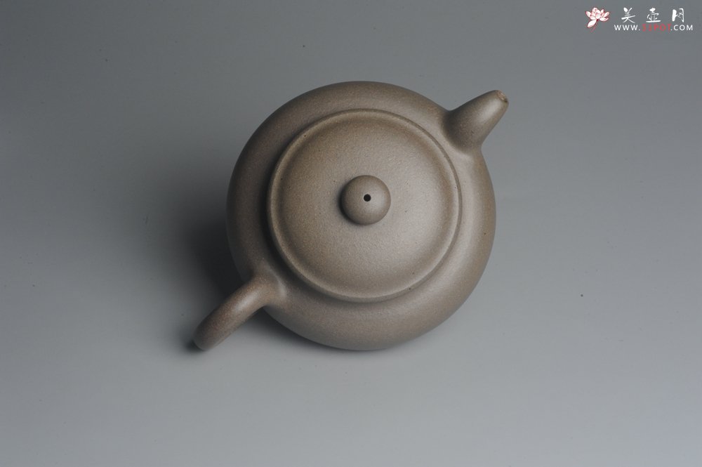 紫砂壶图片：邵大亨传人邵春良实力代表作 气韵十足 全手老青段大亨仿古 矿物质丰富 - 美壶网