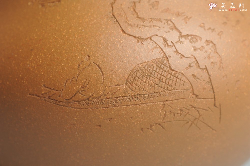 紫砂壶图片：美壶特惠 特好降坡泥精工葫芦壶(福禄) 装饰山水 灰常文气 - 美壶网