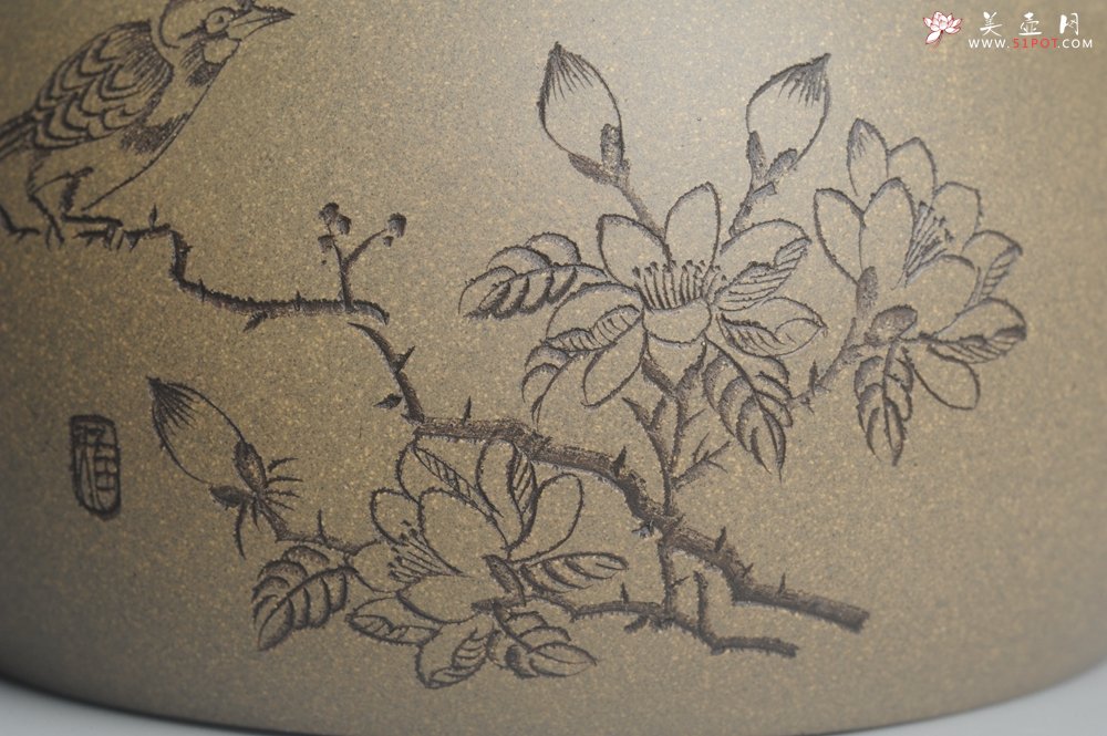 紫砂壶图片：美壶特惠 老青段 助工精工怀古提梁 装饰花鸟 - 美壶网