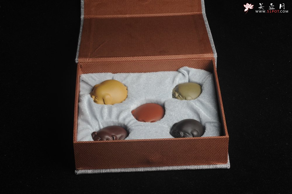 紫砂壶图片：美宠特惠 精致好料五福五彩猪 紫砂茶宠 - 美壶网