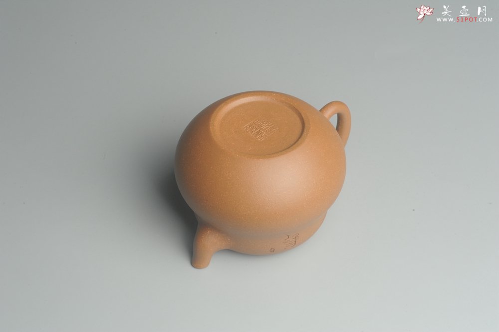 紫砂壶图片：美壶特惠 特好降坡泥精工葫芦壶(福禄) 装饰山水 灰常文气 - 美壶网