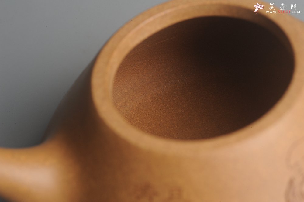 紫砂壶图片：油润老黄段泥(此泥料属于家藏老料！油润无比，识者自知！)全手工子冶石瓢 装饰人物 特文气 - 美壶网