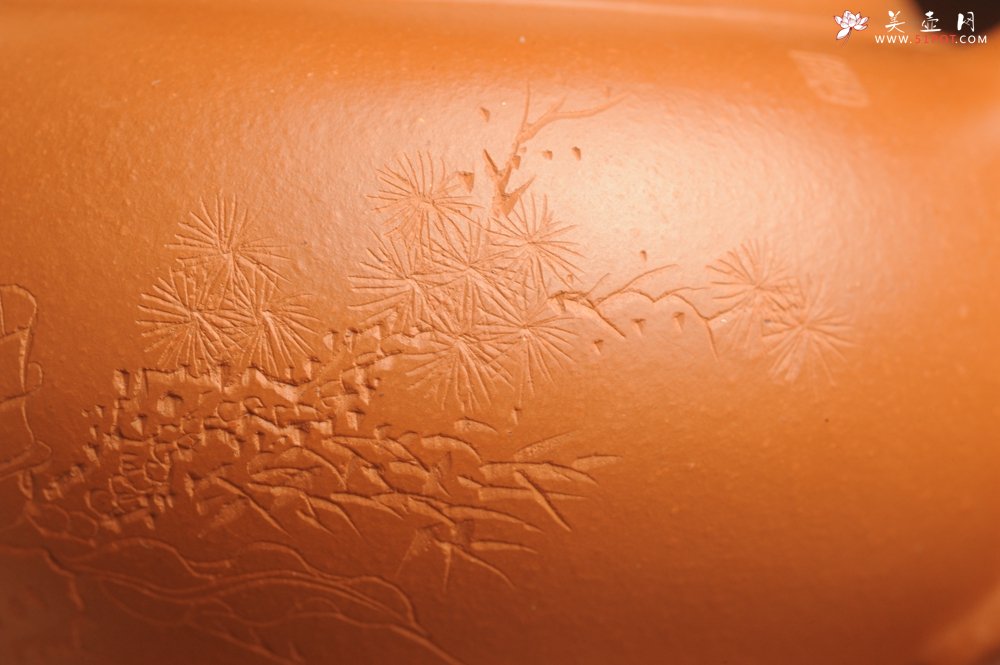 紫砂壶图片：潜力股周小培全手演绎朱泥笑樱壶 中品难度大 方健老师装饰美女图 - 美壶网