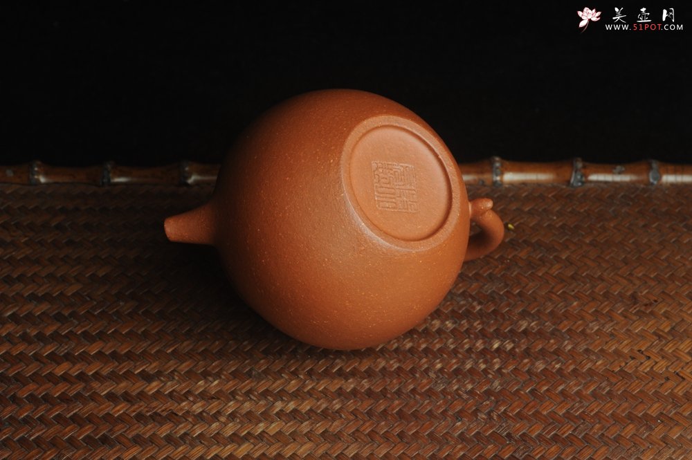 紫砂壶图片：美壶特惠 潜力股殷老师全手工特好降坡泥秋水壶 茶人醉爱 - 美壶网