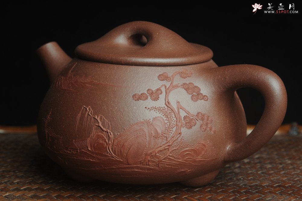 紫砂壶图片：美壶特惠 工料俱佳满瓢（景舟石瓢）泥绘山水 江清月近人 单色泥绘更显功力 - 美壶网