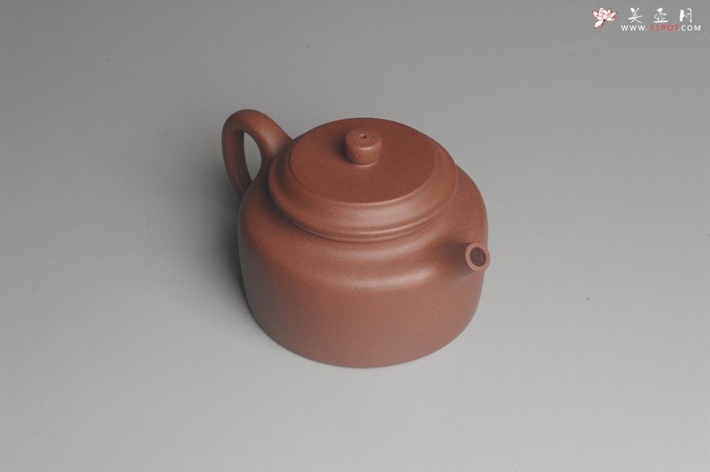 紫砂壶图片：美壶特惠 优质紫泥经典大亨德中 茶人醉爱 壶盖边有析出小米粒大铁质乃正常现象 - 美壶网