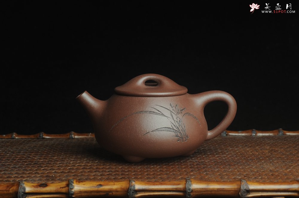 紫砂壶图片：美壶特惠 工料俱佳满瓢（霸王石瓢）装饰兰花 茶人醉爱 - 美壶网