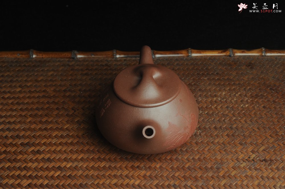 紫砂壶图片：美壶特惠 工料俱佳满瓢（景舟石瓢）泥绘山水 野旷天低树江清月近人 单色泥绘更显功力 - 美壶网