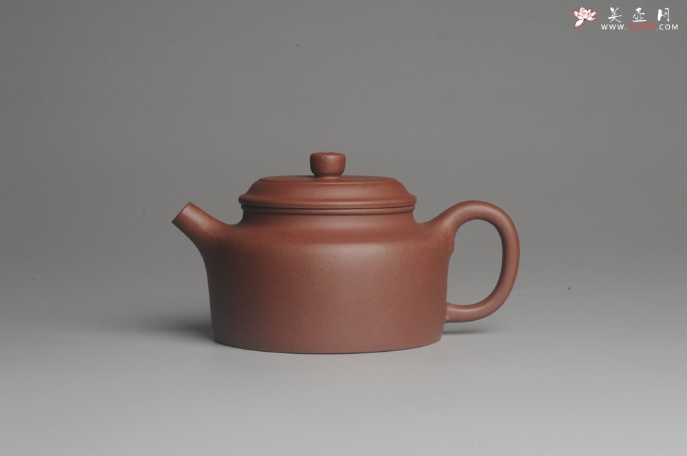 紫砂壶图片：美壶特惠 优质紫泥经典大亨德中 茶人醉爱 壶盖边有析出小米粒大铁质乃正常现象 - 美壶网