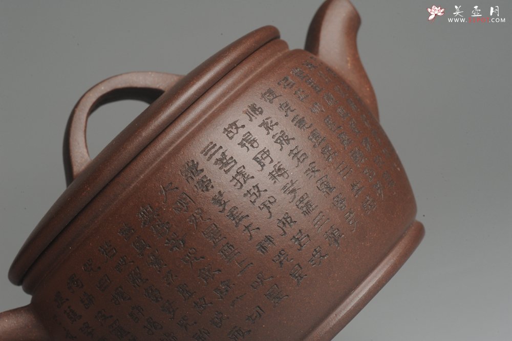 紫砂壶图片：美壶特惠 精致黑星老紫泥心经汉瓦 茶人醉爱 - 美壶网