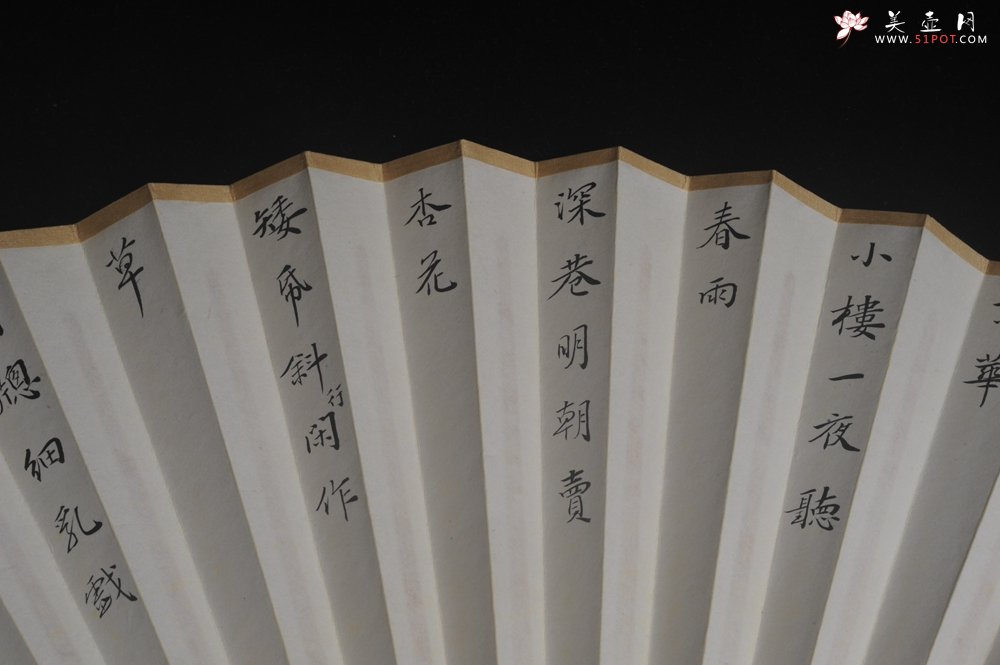 紫砂壶图片：自玩收藏级30年老凤眼扇骨 满天星老凤眼 9.5寸18方挑灯方 排口2.0少见 名家释普通法师书法 - 美壶网