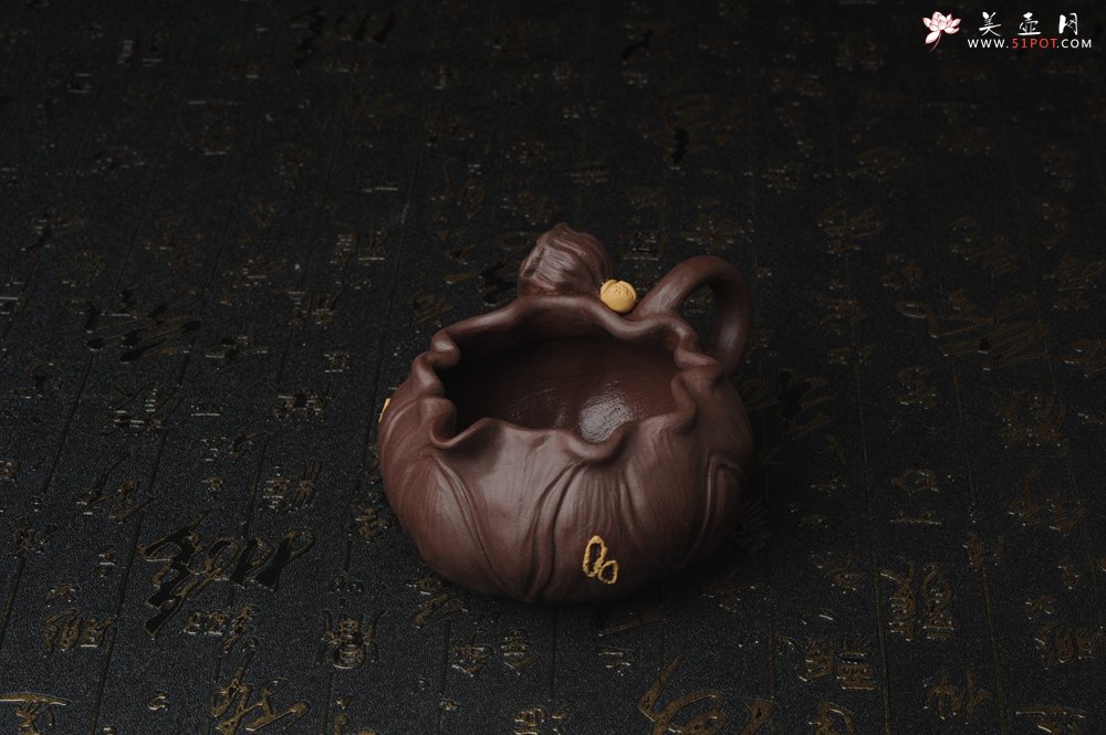 紫砂壶图片：精致特惠紫泥莲蓬公道杯 - 美壶网