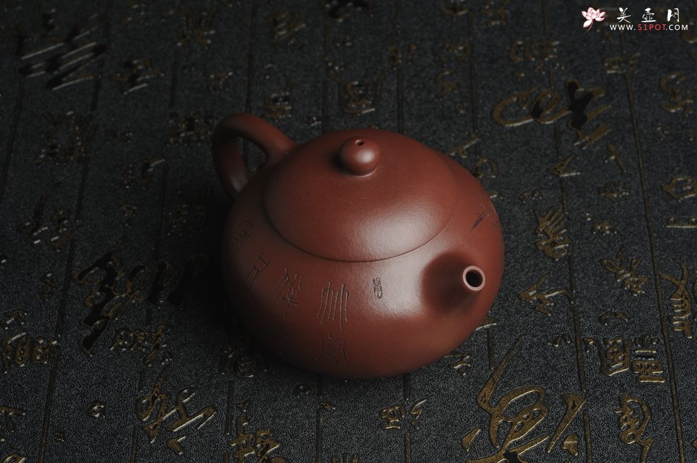 紫砂壶图片：【好壶已结缘 预定】油润底曹青 全手工高文旦 装饰人物 特文气 - 美壶网