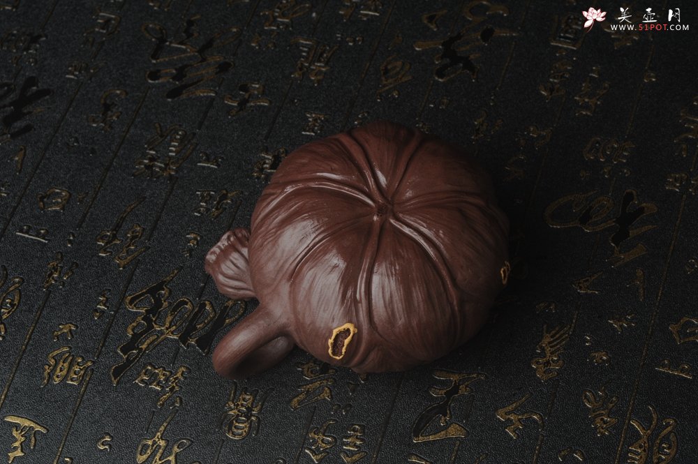 紫砂壶图片：精致特惠紫泥莲蓬公道杯 - 美壶网