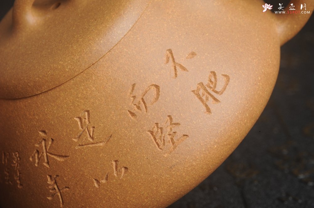 紫砂壶图片：油润老段泥(此泥料属于家藏老料！油润无比，识者自知！)全手工曼生石瓢 助工精心装饰 特文气 - 美壶网