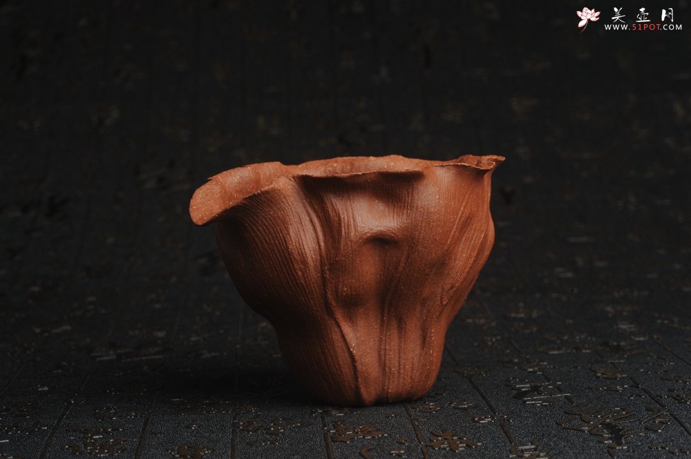 紫砂壶图片：特惠精致降坡泥荷叶公道杯 特文气 茶人醉爱 - 美壶网